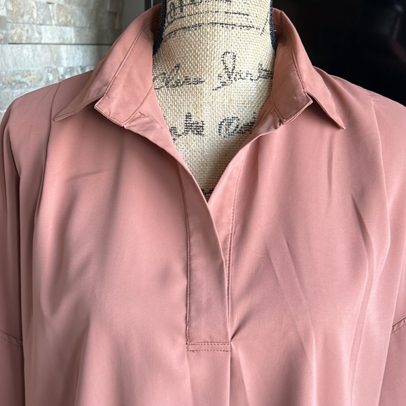 Jodifl rust split neck collar dolman sleeve hi lo oversized blouse - Picture 2 of 16